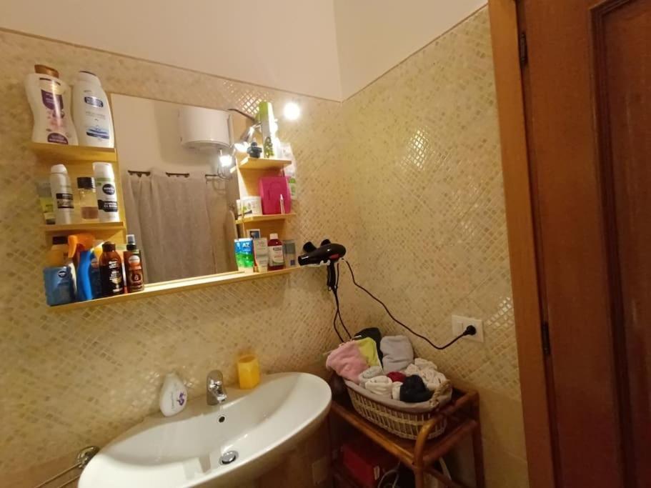 "Orchidea" Camera Privata Nell'Appartamento Condiviso Cagliari Exteriör bild